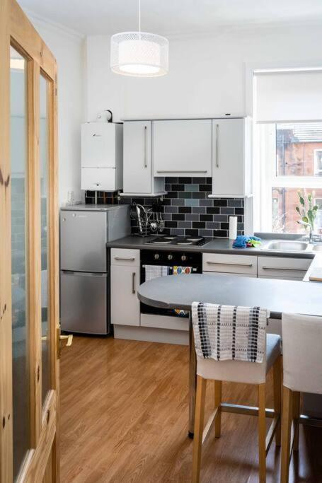 Ferienwohnung Charming 1-Bed Southside Flat In Great Location Glasgow Exterior foto